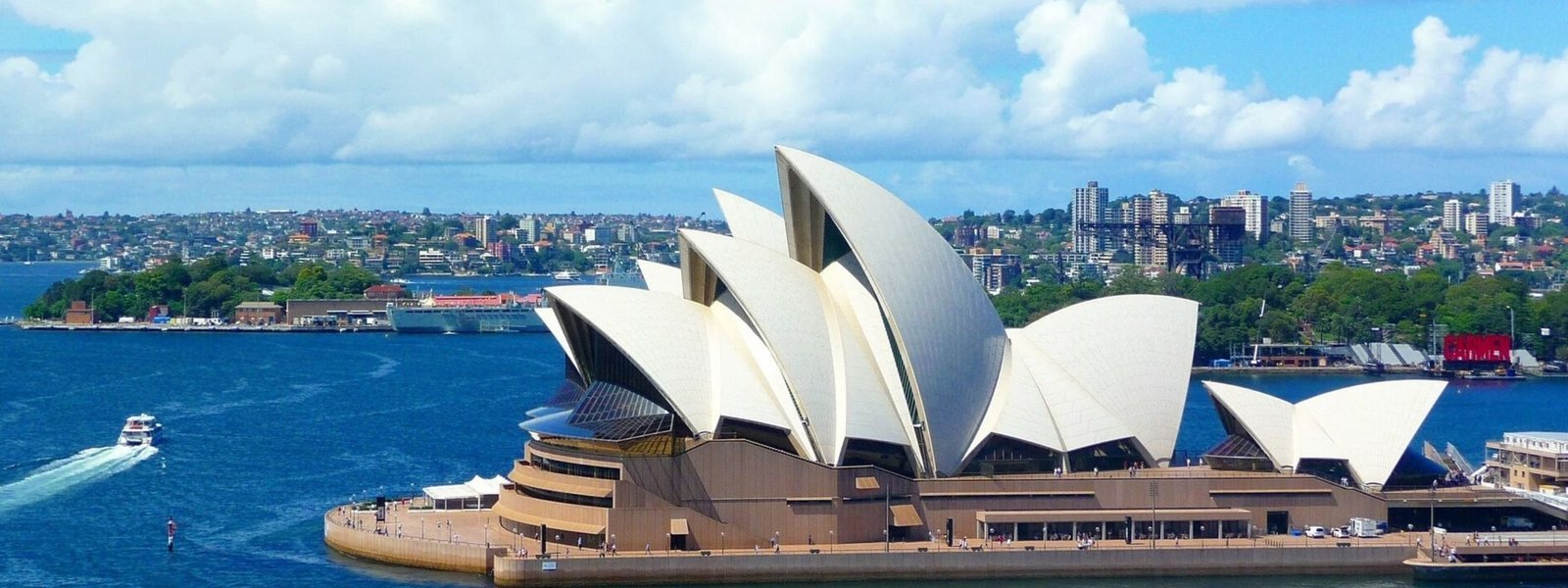 TravelOcat's Exclusive Sydney - Gold Coast - Tour